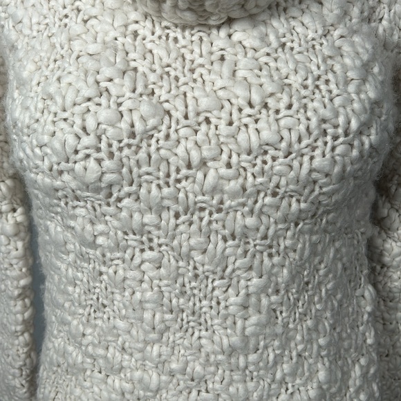 Vivienne Tam White Cream Chunky Knit Turtleneck Sweater size XS - Picture 15 of 16